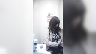 【早期特価】美女コンビニトイレ05-01 voyeur jp 160526