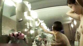 FHD 洗い場で大胆に脚を広げるJK（洗い場・脱衣所） voyeur jp 170526