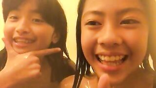 無邪気にエロいおっぱいを披露する2人。そしてお風呂で全裸見せ。 voyeur jp 170526