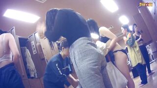 前回の二人組が裸で座って雑談 【神降臨 Vol.111】 voyeur jp 170526 01