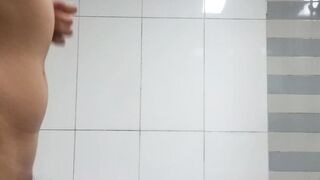彼氏が浴槽にカメラをセッティング。彼女のお風呂姿で抜いちゃってください voyeur jp 170526