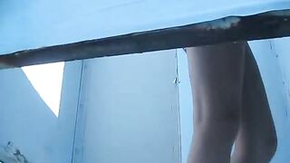 ボックス型更衣室の下からカメラを・・。 voyeur jp 170526 17