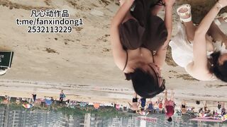 市場近くのビーチで隠しカメラが撮影した映像：数人の若い女性が下着を着用していなかった！ ipcam 2 21-190526
