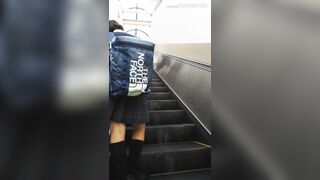 けしからん-エスカレーターで盗撮を警戒して最後尾に乗るような娘には悪戯part-5-携帯用-縦動画 voyeur jp 01-190526