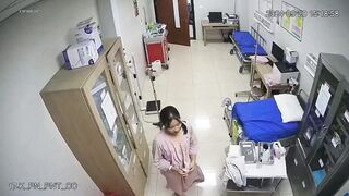 【ハッキングされたカメラ】一般病院の婦人科における妊婦の膣内診【あるウェブサイトからのオリジナル版】 ipcam 1 (9)