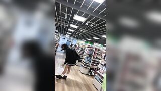 お姉さんの逆さパンチラ動画-静止画-００４１ voyeur jp 01-210526