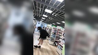 お姉さんの逆さパンチラ動画-静止画-００４１ voyeur jp 02-210526