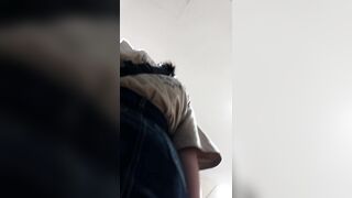 お姉さんの逆さパンチラ動画-静止画-１６１ voyeur jp 01-210526
