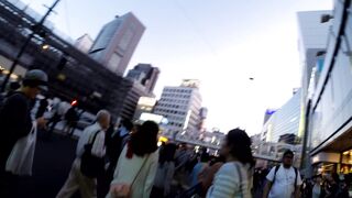逆さhero-新作fhd-人妻さん-スカートの上からパンティを触ってると思ったら具が voyeur jp 01-240526