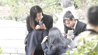 ありえへん-集団の中でｓｓｓ級美少女を発見-ｆｈｄ-純白パンチラのｃちゃん-大変です-パンツが見えてますよ特別編２８ voyeur jp 01-240526