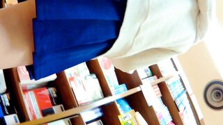 hd 参考書を選んでいる真面目系j の薄い水色pのクロッチ部分まで voyeur jp