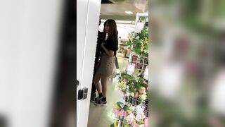 お姉さんの逆さパンチラ動画 静止画 １６６ voyeur jp 01