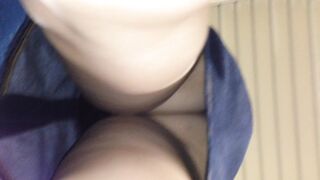 full hd デニムワンピ姫系tバックお姉さん 生脚スカートをエスカにてめくり逆さ撮りで voyeur jp