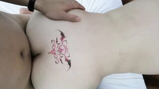 北京出身で喫煙癖がありストッキング姿の美女、王妙琪、成都出身でタトゥーを入れた巨乳の若い女性、劉曦、江西省出身の郭嘉敏、モデルの姜文山 china 4 04-280526