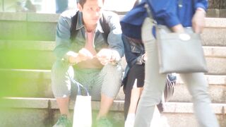 お座りお姉さん発見 ｆｈｄ 大変です パンツが見えてますよ６１ voyeur jp