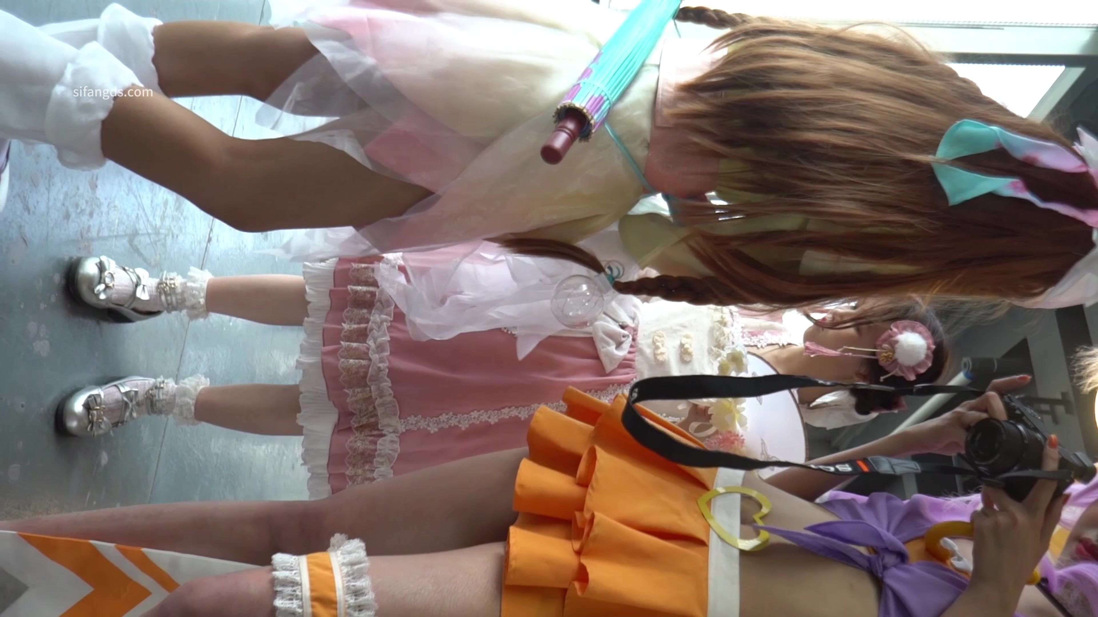 xxn-113】制服jk金发cos小姐姐..笑容甜美被抄底花边粉内[某